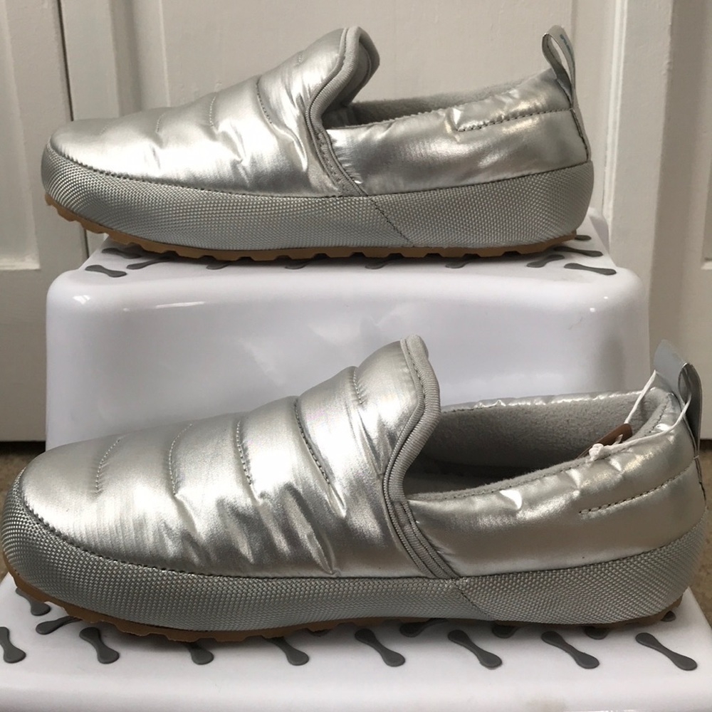 Native Chamonix Silver Base Camp Slip On Shoes Size 8